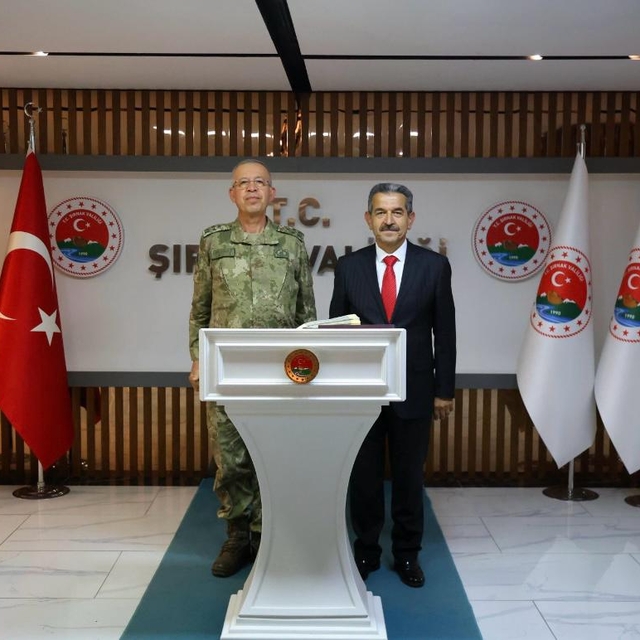 2. Ordu Komutanı Korgeneral Topaloğlu, Şırnak Valisi Ekici'yi ziyaret etti
