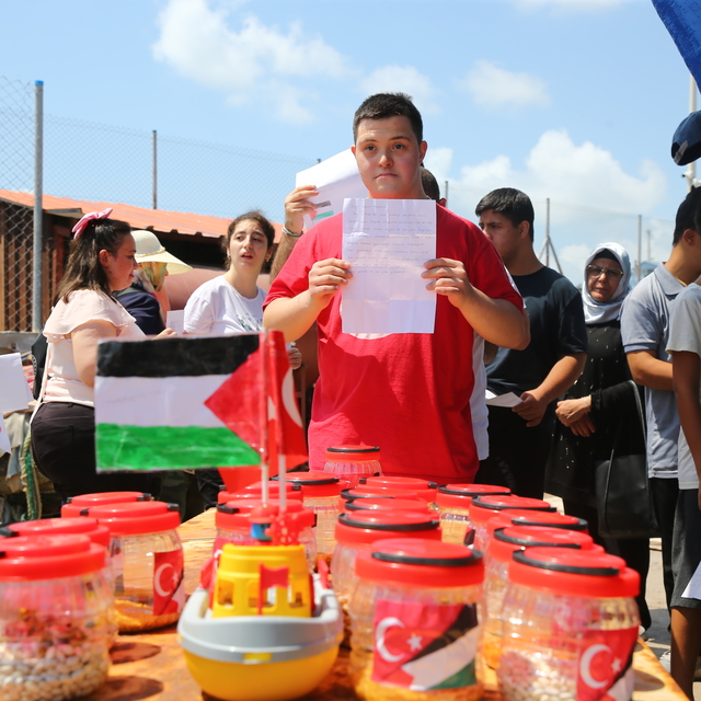 Adana'da özel gereksinimli çocuklar, Gazze'deki akranları için yazdıkları m...