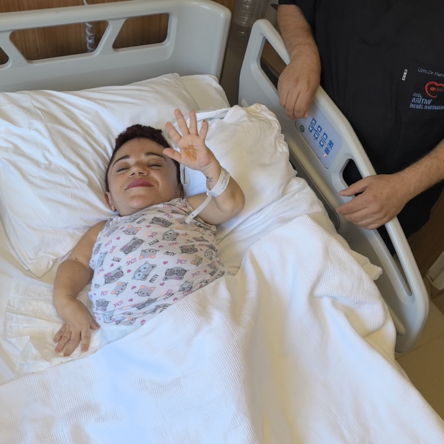 24 kilo ağırlığındaki Nurdan'ın yumurtalıklarından 3 kilo kist çıkarıldı