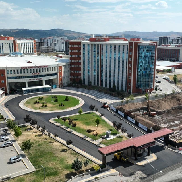 Sivas Numune Hastanesi yeni idari binasının inşaat çalışmaları sürüyor