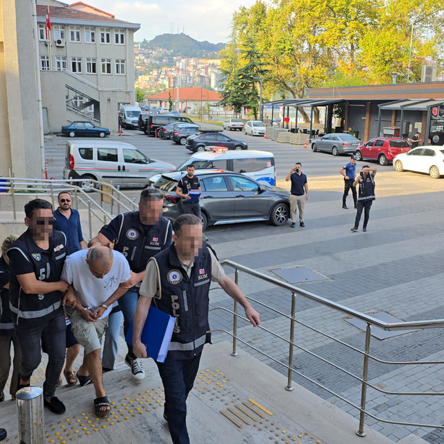 Zonguldak'ta "indirimli tatil" vaadiyle dolandırıcılık yapan kadına tutukla...