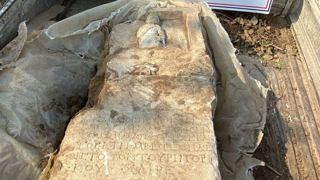 Yalova'da Roma dönemine ait mezar taşı ele geçirildi