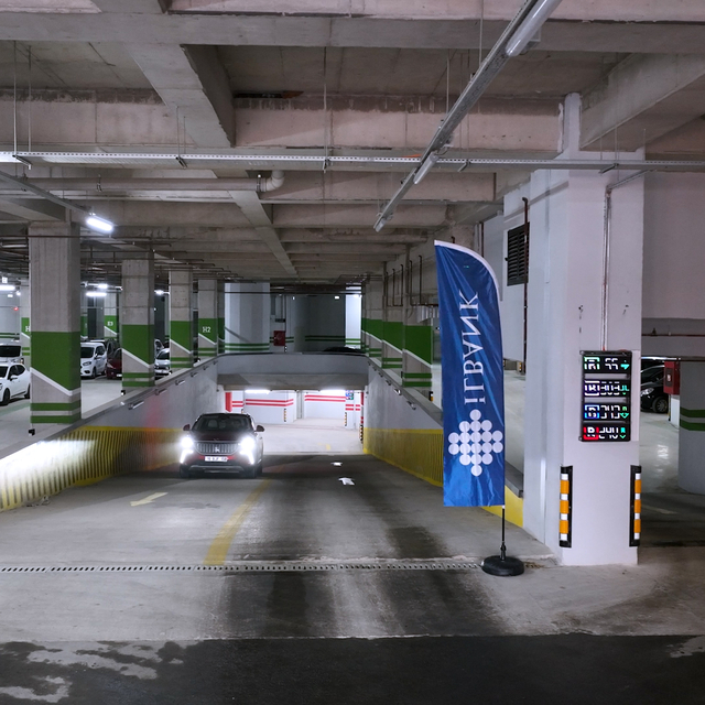 Bakan Kurum'dan Bursa'da inşası tamamlanan 4 katlı yer altı otoparkına iliş...