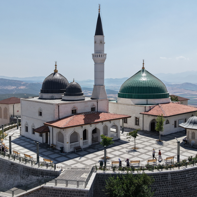 Hazreti Ukkaşe Türbesi'nin restorasyonu tamamlandı