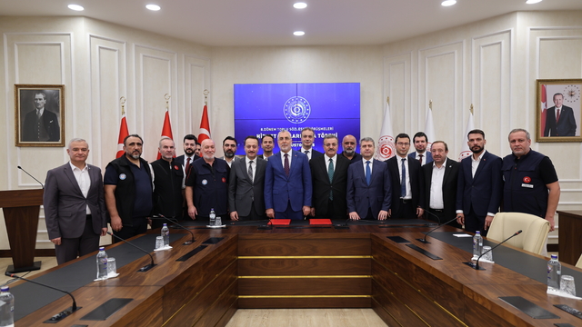 Çalışma ve Sosyal Güvenlik Bakanı Işıkhan'dan, kamu toplu sözleşme görüşmelerine ilişkin açıklama: