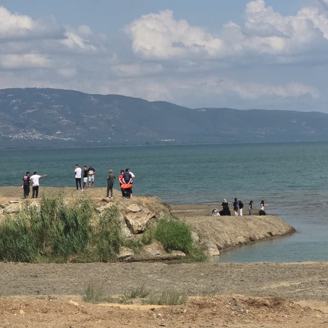 İznik Gölü'nde kaybolan 6 yaşındaki çocuk için arama çalışması yürütülüyor