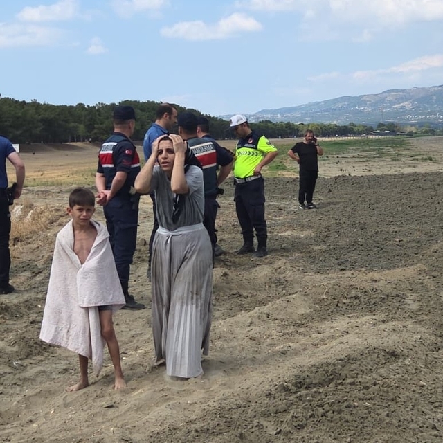 İznik Gölü'nde kaybolan 6 yaşındaki Erhan için arama çalışması başlatıldı