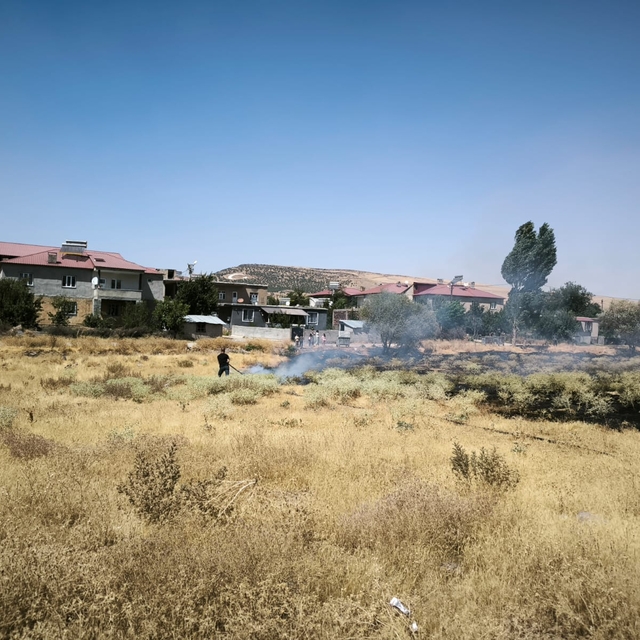 Güroymak'ta çıkan yangın söndürüldü