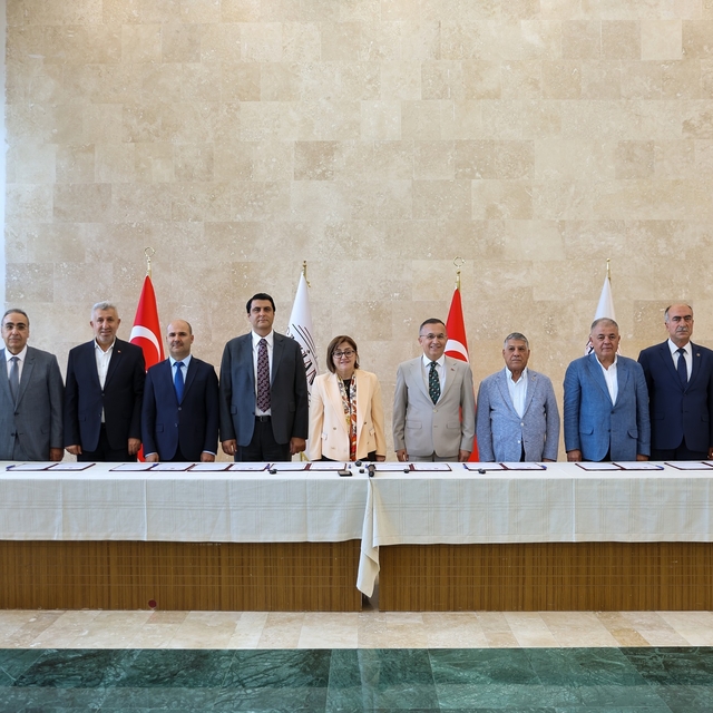 Gaziantep'te sahipsiz hayvanların sorumluluğunu Büyükşehir Belediyesi üstle...