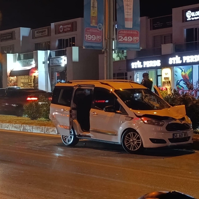 Hafif ticari aracın çarptığı kadın öldü