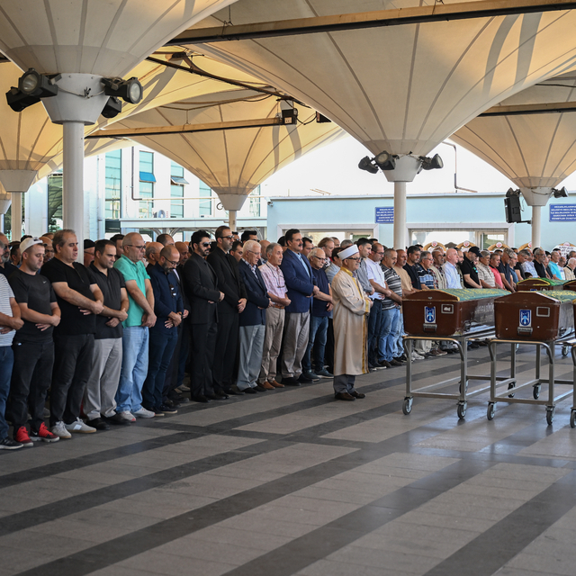 Sanatçı Yakup Cem, son yolculuğuna uğurlandı
