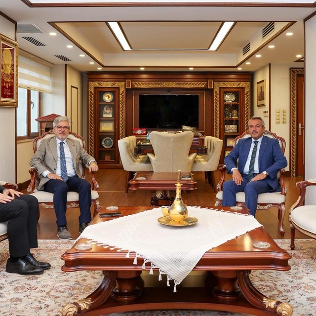 Milli Eğitim Bakan Yardımcısı Yelkenci,  Rize'de ziyaretlerde bulundu