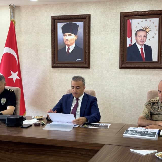 Ardahan Valisi Çiçek, şap hastalığına ilişkin konuştu: