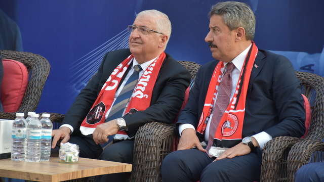 Milli Savunma Bakanı Güler, Şırnak'ta "Kadın ve Gençlik Programı"nda konuştu: