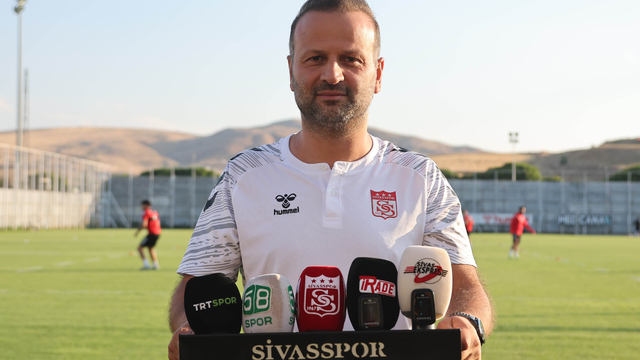 Sivasspor Teknik Direktörü Osman Zeki Korkmaz, sezonun ilk maçlarını değerlendirdi: