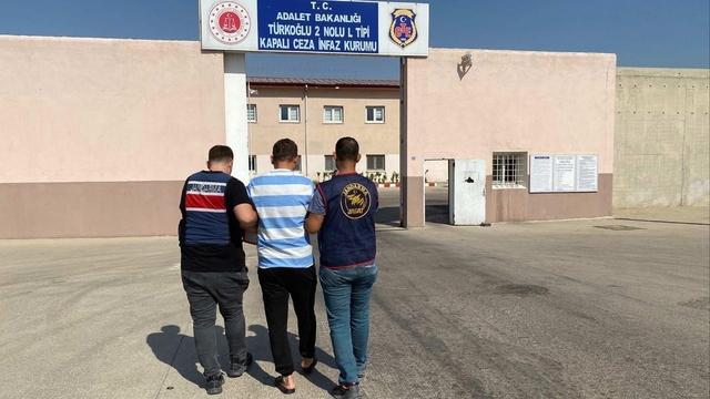 Kahramanmaraş'ta kesinleşmiş hapis cezası bulunan 2 firari yakalandı