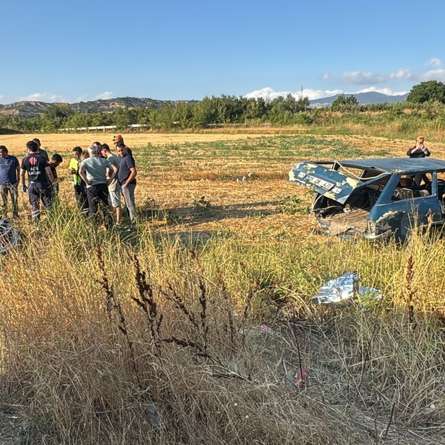 Amasya'da iki otomobilin çarpıştığı kazada 5 kişi yaralandı