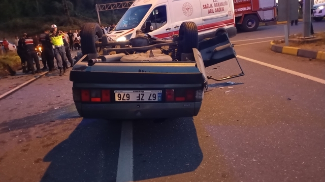 Zonguldak'ta jandarma aracına çarpan otomobilin sürücüsü yaralandı