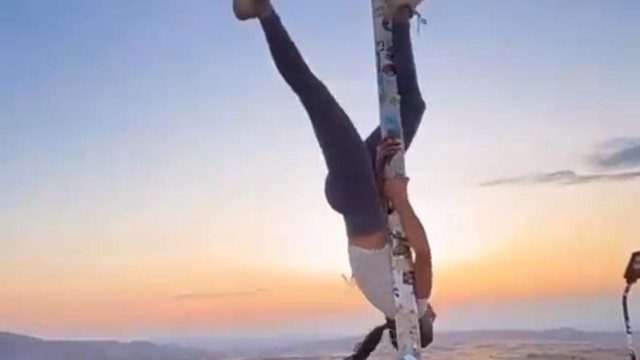 Kapadokya'da bayrak direğinde dansa soruştuma