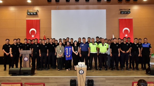 Adıyaman'da polislere sanal kumar bağımlılığı eğitimi verildi