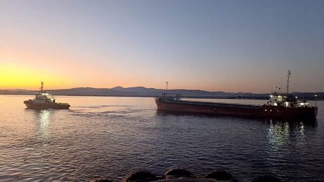 Çanakkale Boğazı'nda makine arızası yapan gemi kurtarıldı