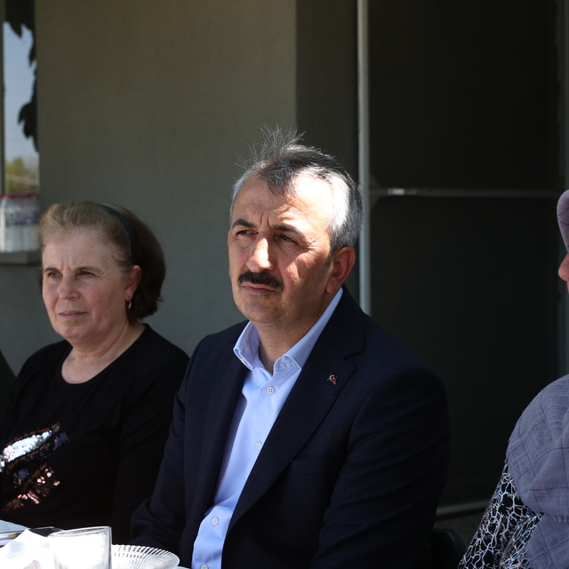 Edirne Valisi Sezer Meriç'te fıstık üreticileriyle bir araya geldi