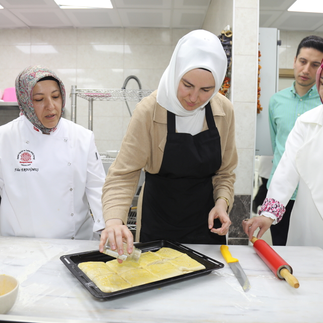 AK Parti Ankara Milletvekili Yıldız, Çubuk'ta ziyaretlerde bulundu
