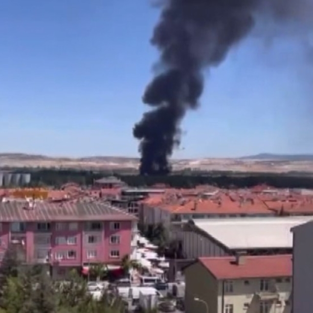 Kütahya'da tugay komutanlığının yemekhanesinde çıkan yangın kontrol altına...