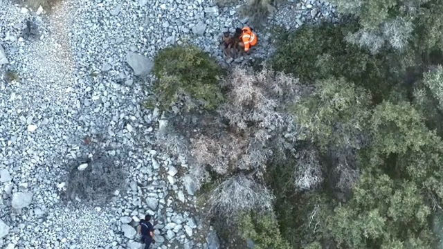 Milas açıklarında alabora olan teknedeki 2 çocuk kurtarıldı (3)