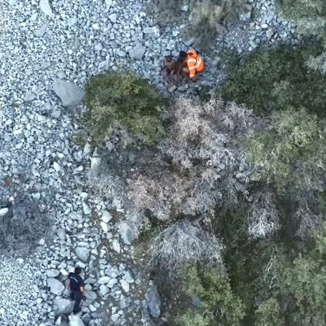 Milas açıklarında alabora olan teknedeki 2 çocuk kurtarıldı (3)