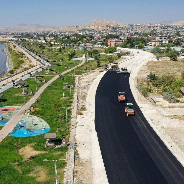 Van Gölü sahil yolunda 3. etap çalışmaları sürüyor
