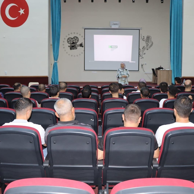 Yeşilay Batman Şubesi cezaevlerinde bağımlılıkla mücadele eğitimi verdi