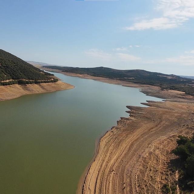 Barajın su seviyesinin yüzde 1'in altına düştü; belediye tasarruf çağrısı y...