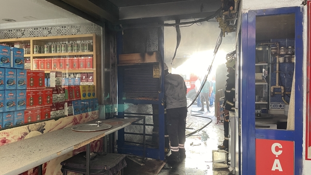 Rize'de iş hanında çıkan yangın söndürüldü