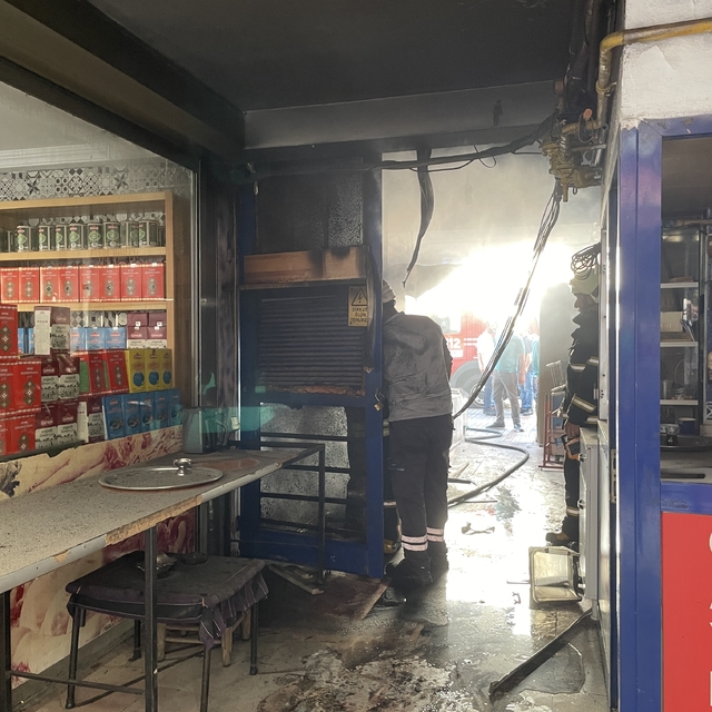 Rize'de iş hanında çıkan yangın söndürüldü