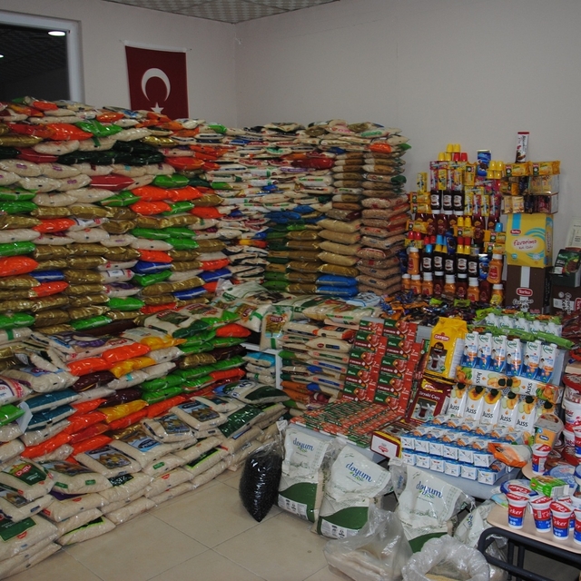 Şanlıurfa'da kurtlanmış 2 ton pirinç ele geçirildi