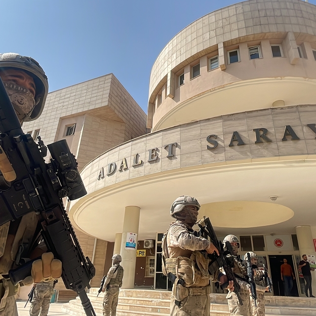 Şanlıurfa'da kaçak silah operasyonuna 7 gözaltı