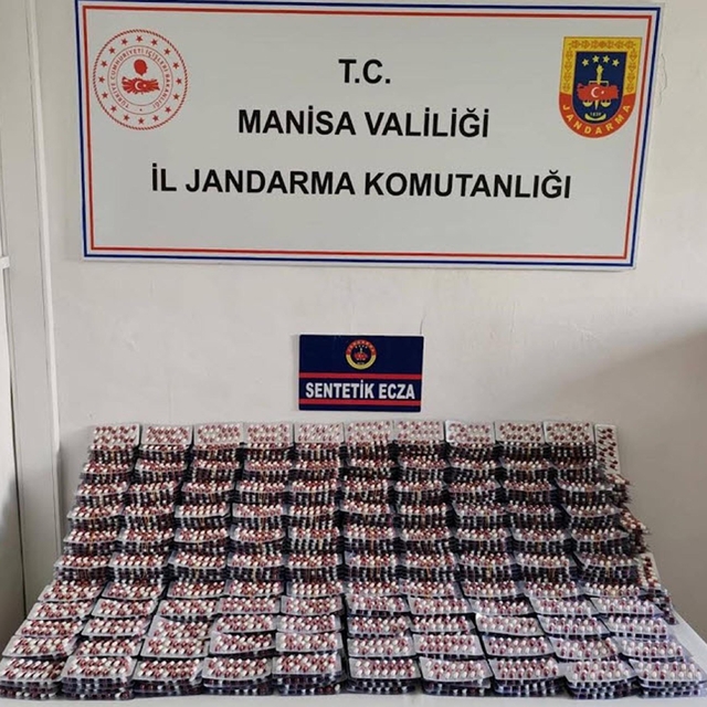 Manisa'da 30 biden fazla sentetik hap ele geçirildi: 2 tutuklama