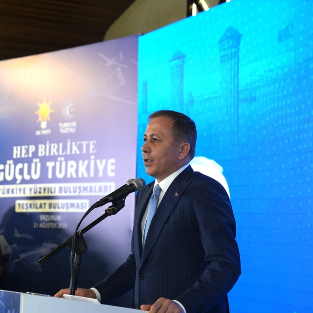 İçişleri Bakanı Yerlikaya, Erzurum'da "Türkiye Yüzyılı Buluşmaları"nda konu...