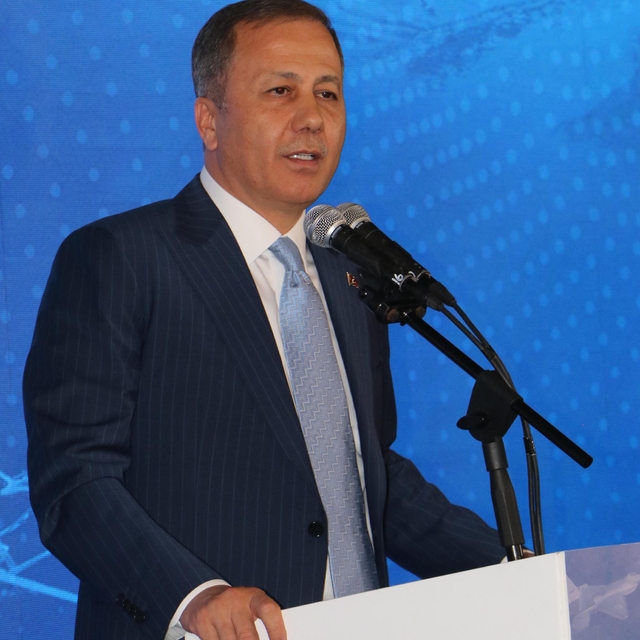 Yerlikaya: Ceza yazmaktan keyif almıyoruz, bizim derdimiz bir eve ateş düşm...