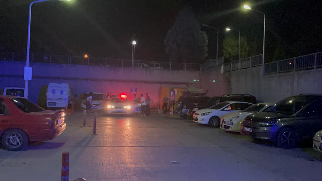 Sakarya'da hastane eczanesinde boşanma aşamasındaki eşini silahla vurdu