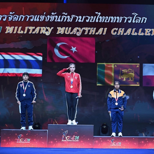 Ringde üç kız kardeş; 2 altın, 1 gümüş madalya