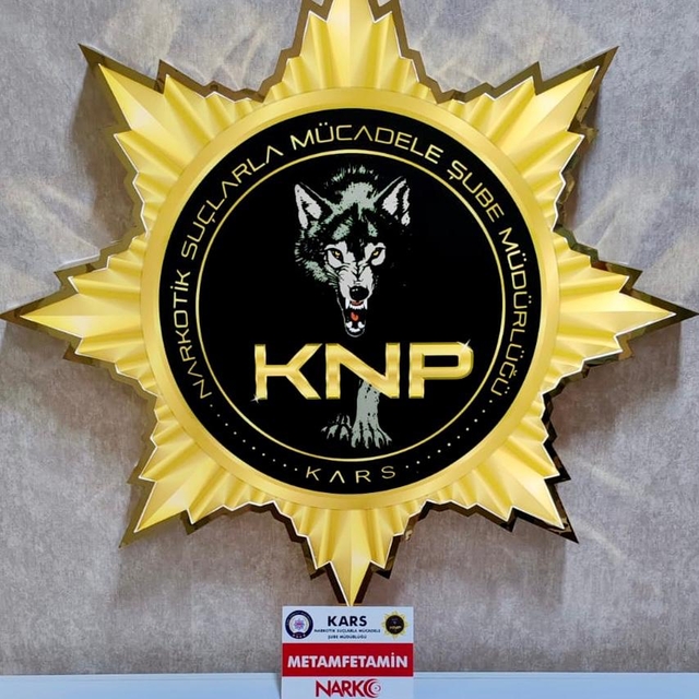 Kars'ta tutuklanan 2 İran uyruklu kuryenin birinin iç organlarından senteti...