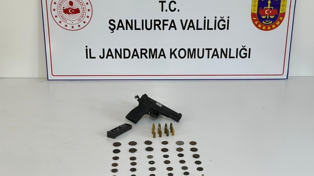 Şanlıurfa'da tarihi eser niteliğinde 40 sikke ve 1 damga ele geçirildi