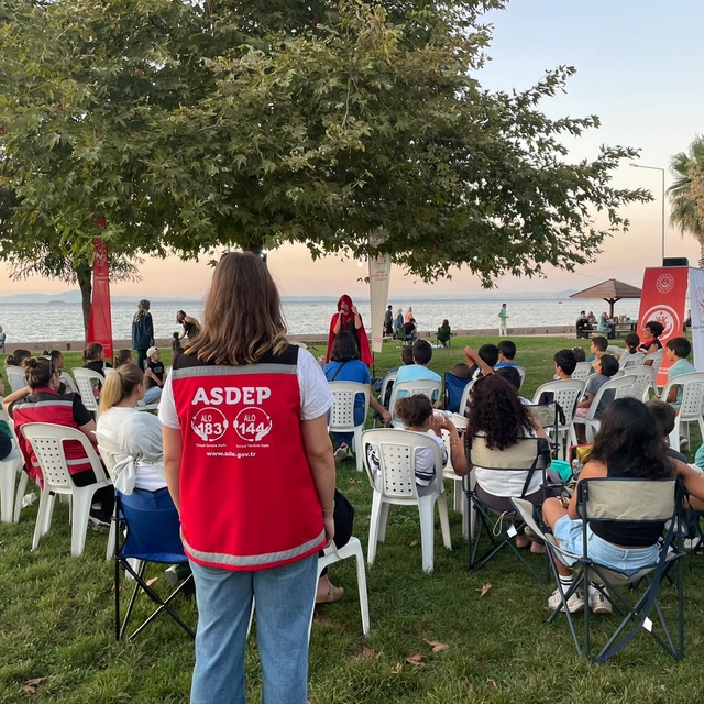 Yalova'da Aile ile Gün Batımında Masal Günü ve Aile Film Gecesi düzenlendi