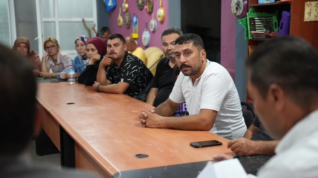 Sındırgı'daki depremde iş yerini kaybeden esnafa dükkan desteği
