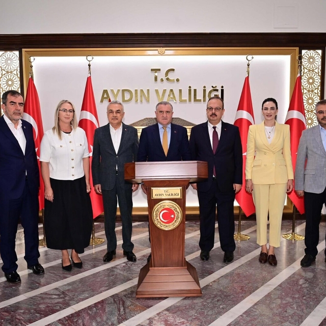 Bakan Bak: Türkiye'de spor tesisleri devrimi yaşanıyor