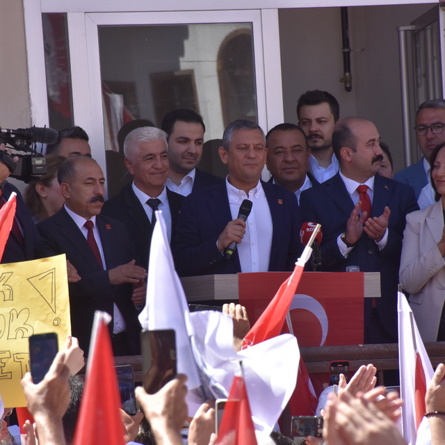 Özgür Özel: Gazze'de yaşananlara karşı TBMM'yi olağanüstü toplantıya çağırı...