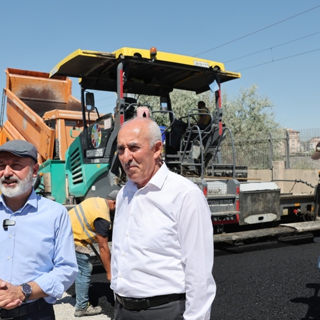 Başkan Çolakbayrakdar Yeni Sanayi Sitesi'ndeki çalışmaları inceledi