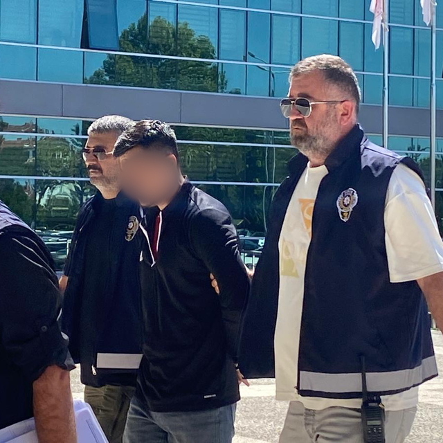 17 yıl hapisle aranan hükümlü, tartıştığı kişiyi tabancayla yaraladı